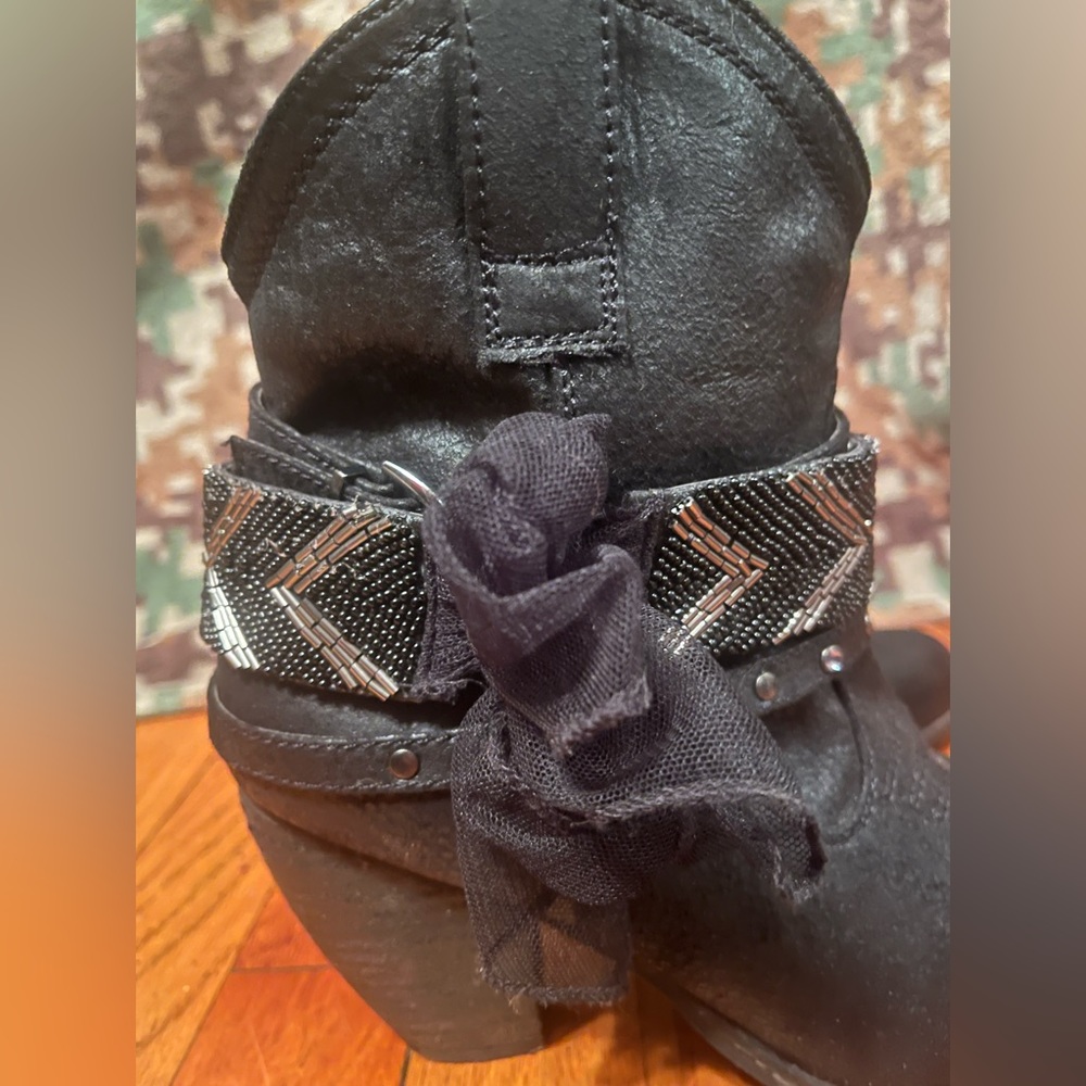 Cowboy Chic black booties size 9 - Picture 2 of 8